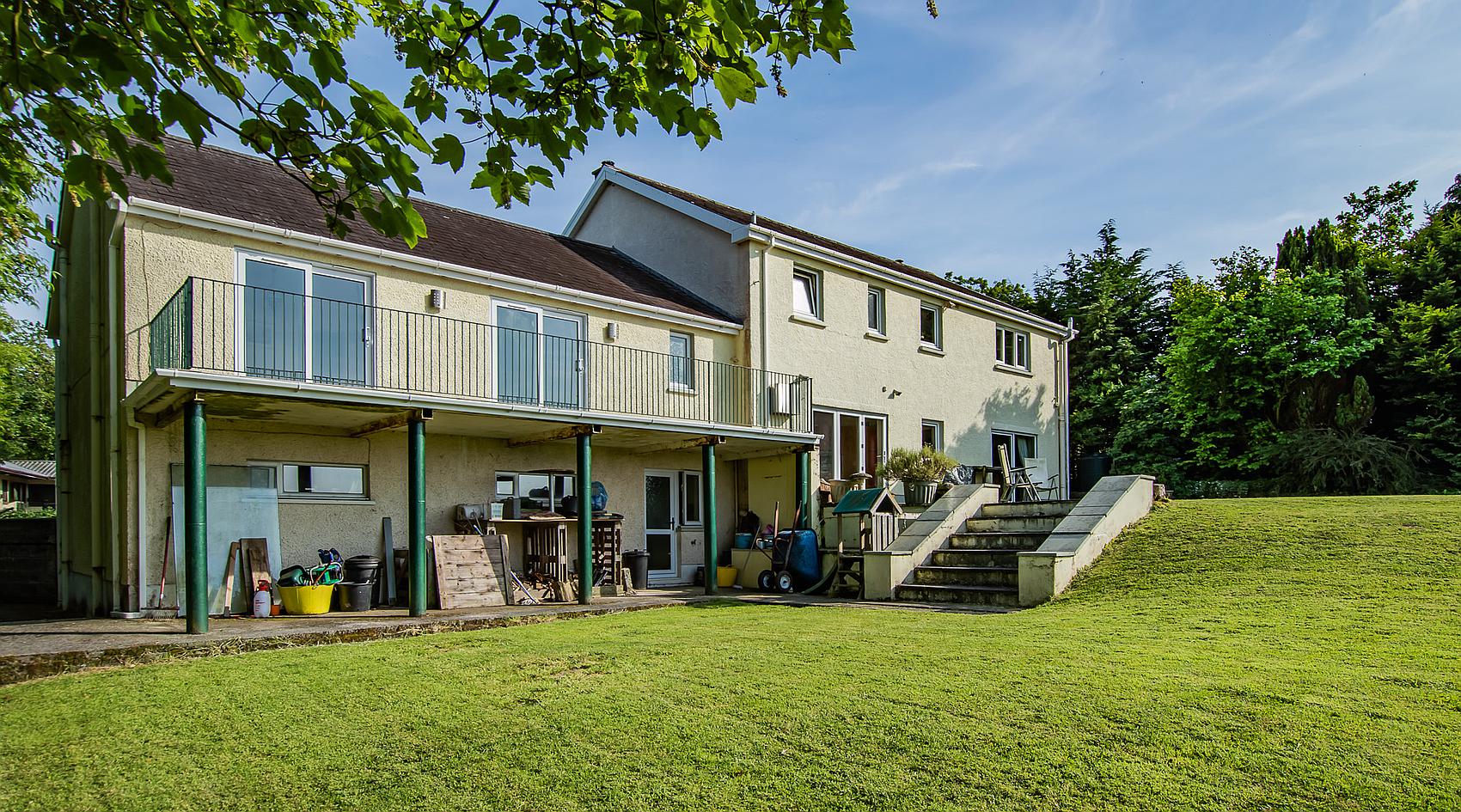 Idole CARMARTHENSHIRE